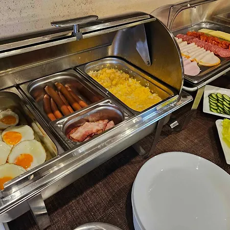 Hotel Grand Senica, Garni