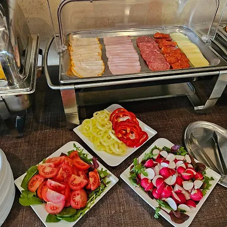 Grand Senica, Garni 3*