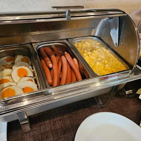 Hotel Grand Senica, Garni