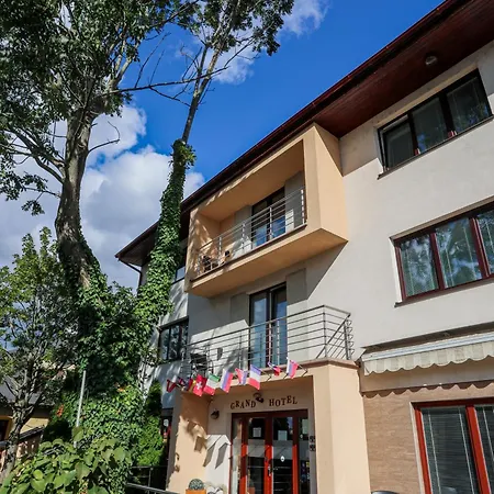 Grand Senica, Garni 3*