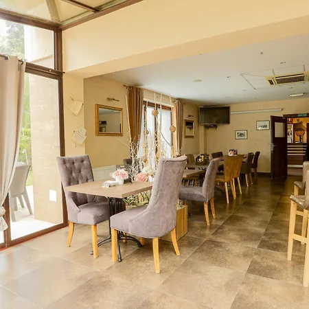 Grand Senica, Garni 3* Senica