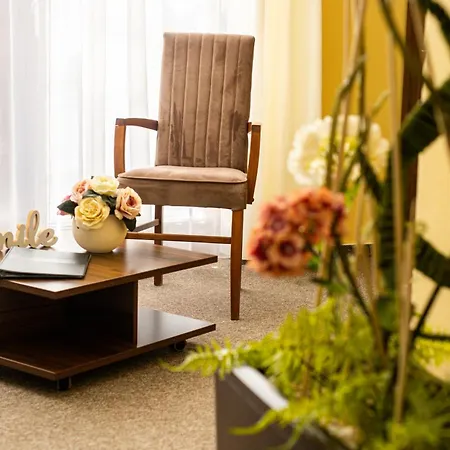 Hotel Grand Senica, Garni 3*