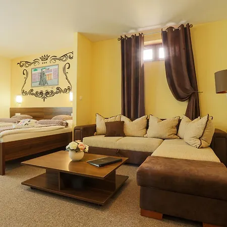 Grand Senica, Garni Senica