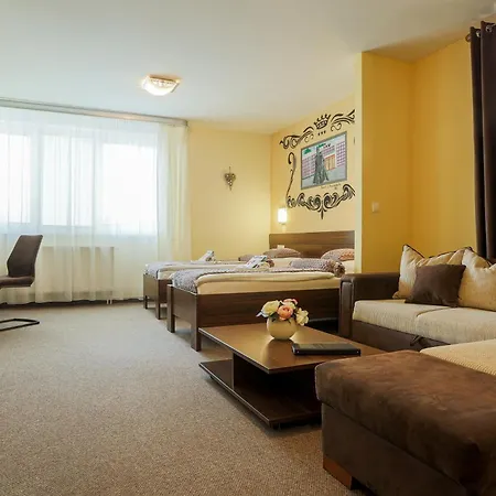 Grand Senica, Garni 3* Senica