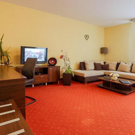 Grand Senica, Garni Hotel