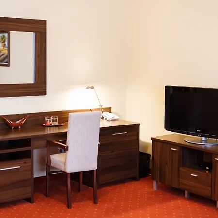 Отель Grand Senica, Garni 3*