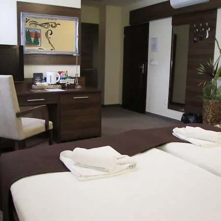 Grand Senica, Garni 3*