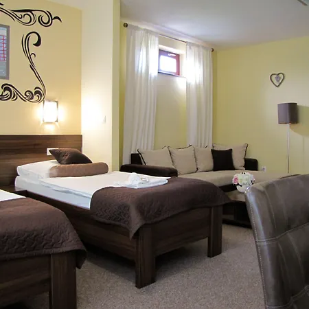 Grand Senica, Garni 3*