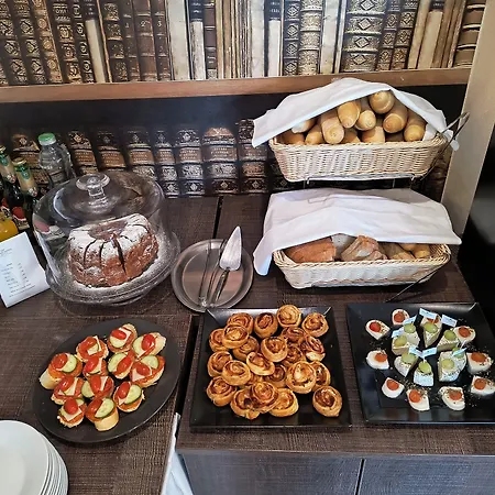 Grand Senica, Garni Senica