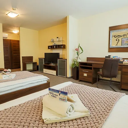 Grand Senica, Garni Senica