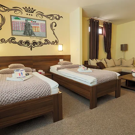 Grand Senica, Garni Senica