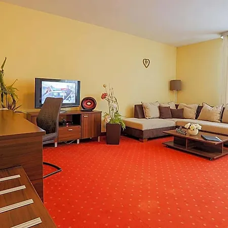 Hotel Grand Senica, Garni 3*